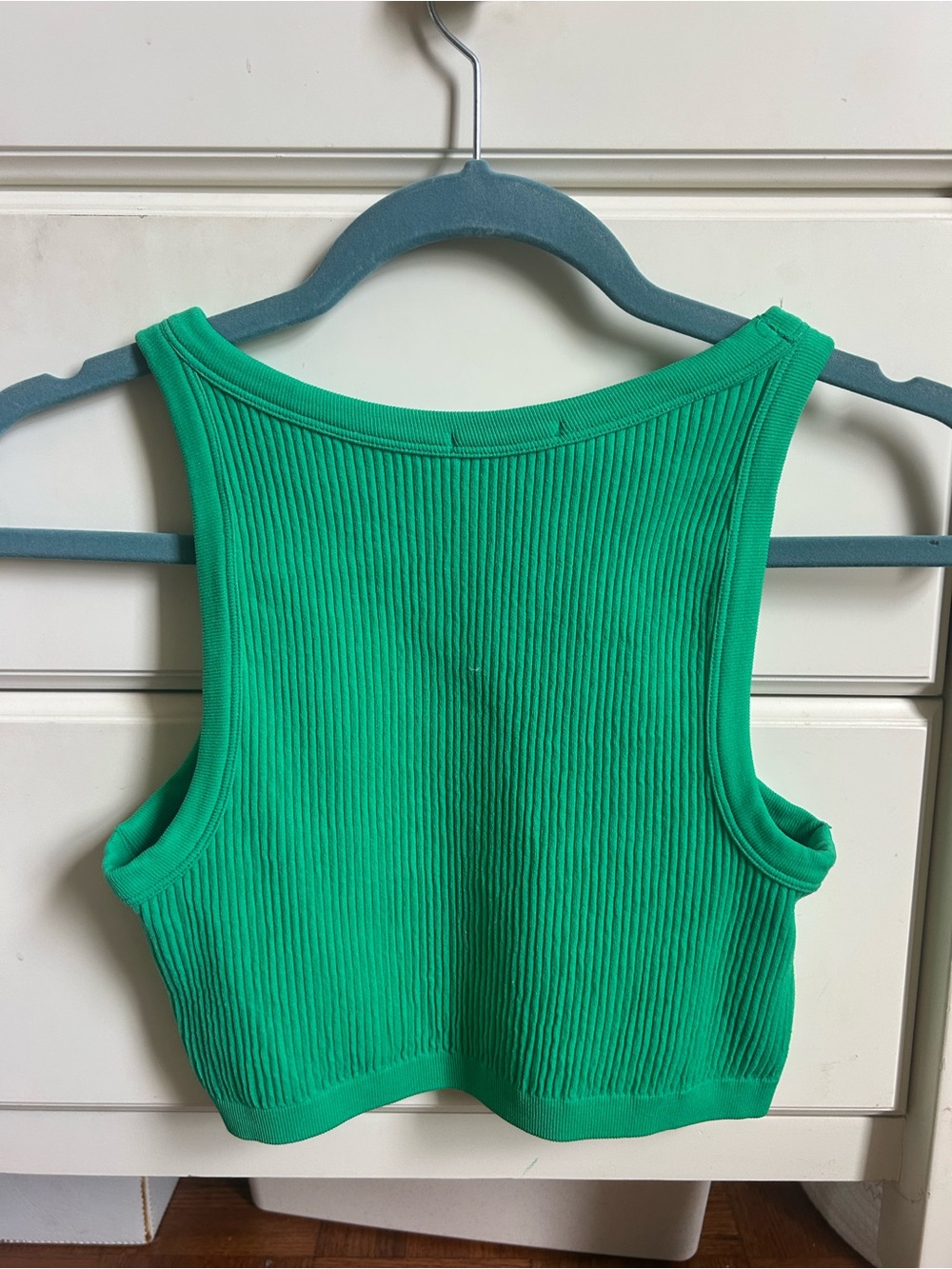 Green Ribbed Cropped Tank Top - Picture 2 of 3